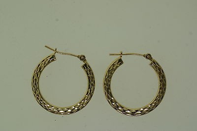 Vintage 14k yellow gold hoop earrings,diamond cut design,very pretty 