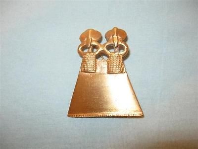 Vintage Alva Museum Replica Gold Tone Metal Pin Brooch