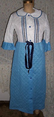   70s Long Quilted House / Lounging Robe Sz 12 Blue & White w Rick Rack