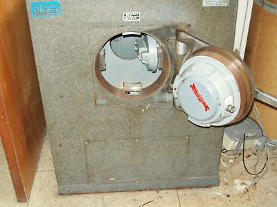 mosler used safe with inner keyed vault 