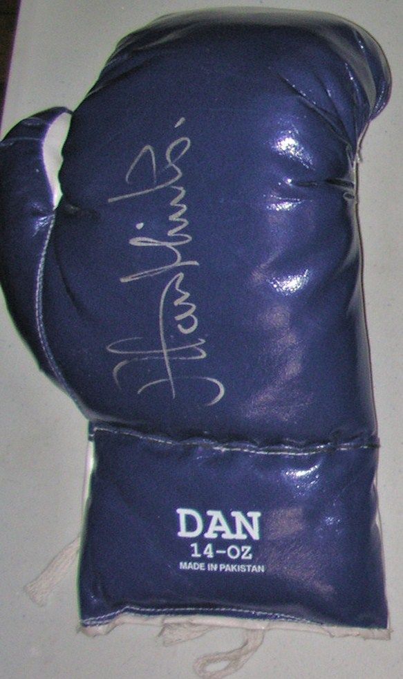 Alan Minter Authentic Signed Auto Autographed Boxing Glove JSA COA LOA 