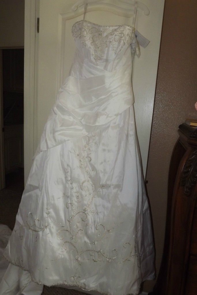 Alfred Angelo Wedding Dress Style 1256 Color White Size 16