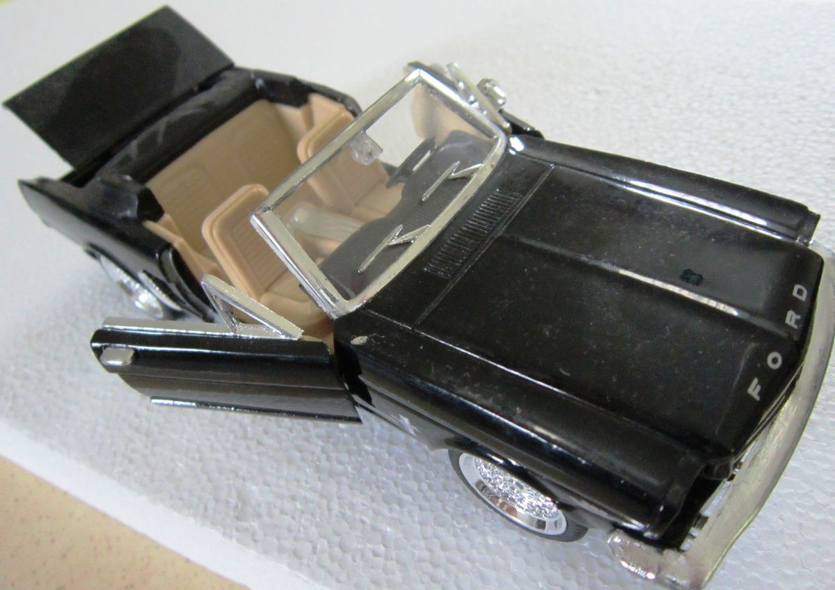  1 24 1964 1 2 Ford Mustang Diecast Car