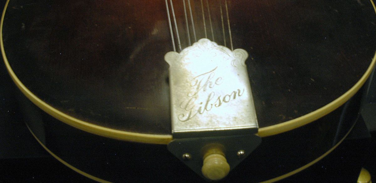  1931 Gibson Model A Vintage Mandolin with Black Hard