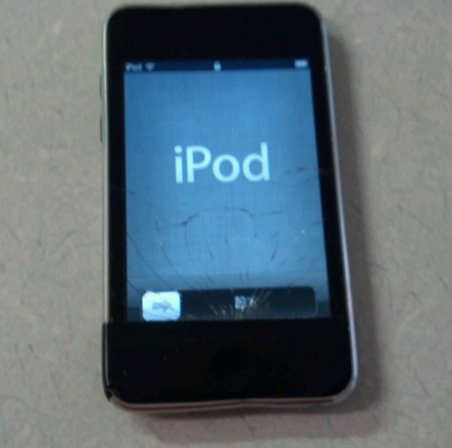 iPod Touch 3rd Generation 32 GB Screen Problem Works Great