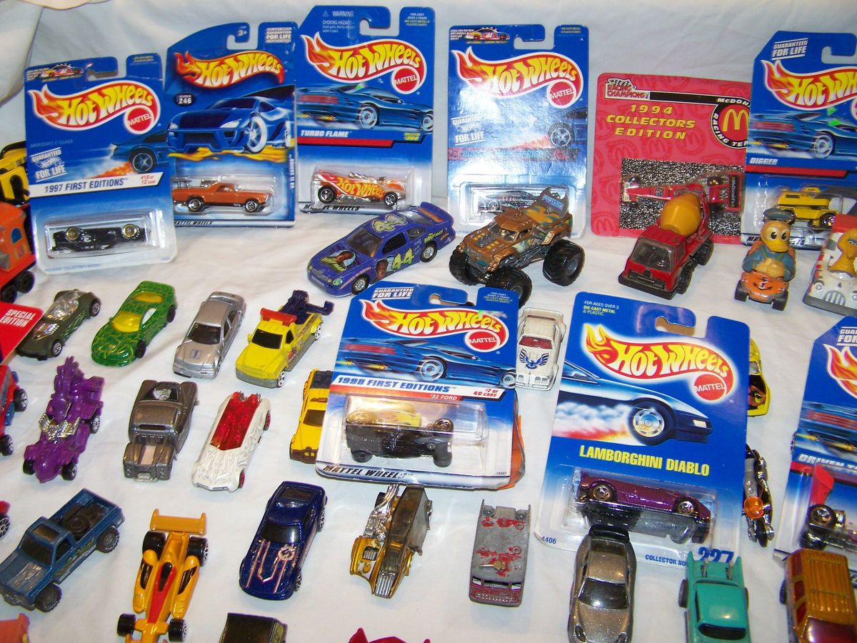 Huge Lot of 95 Assorted Vintage Toy Cars Matchbox Hot Wheels Maisto