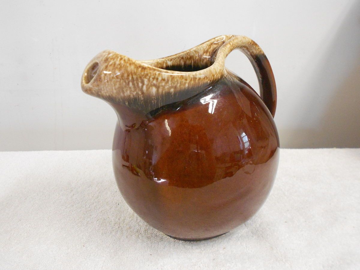 Hull brown drip ceramic tilted pitcher w ice lip oven proof great