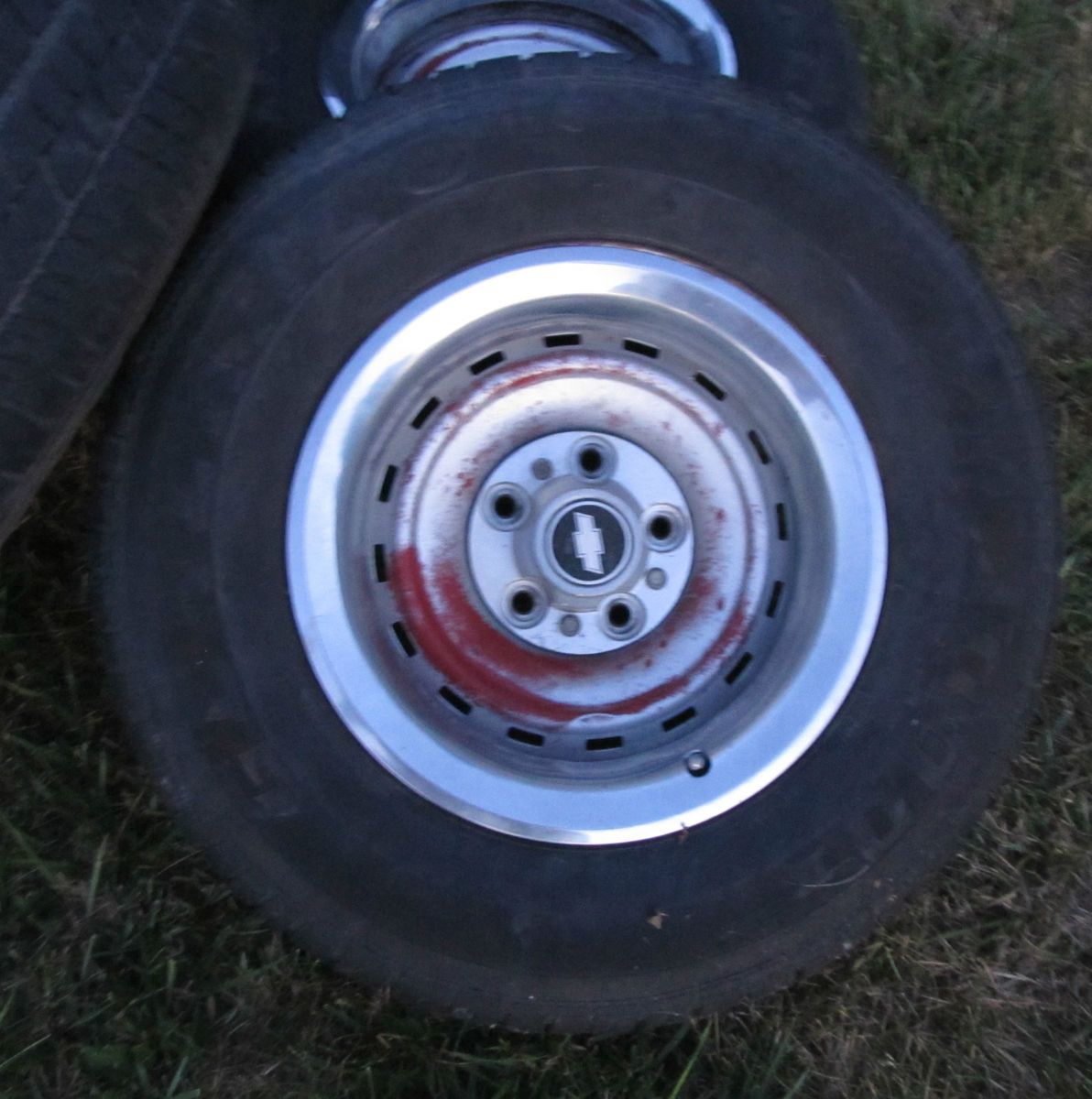 5 lug chevy truck rally wheel bowtie center caps